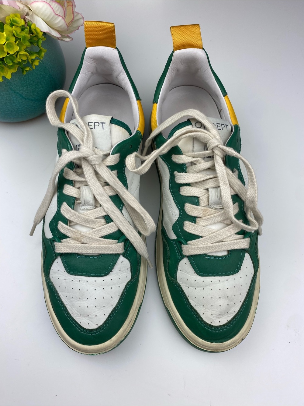 Women's ONCEPT phoenix sneaker in green fields -7.5M